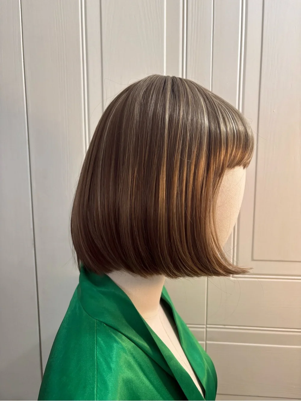Women’s Short Straight 8” Bob Wig with Bangs Brown w/ Blonde Highlights NWT